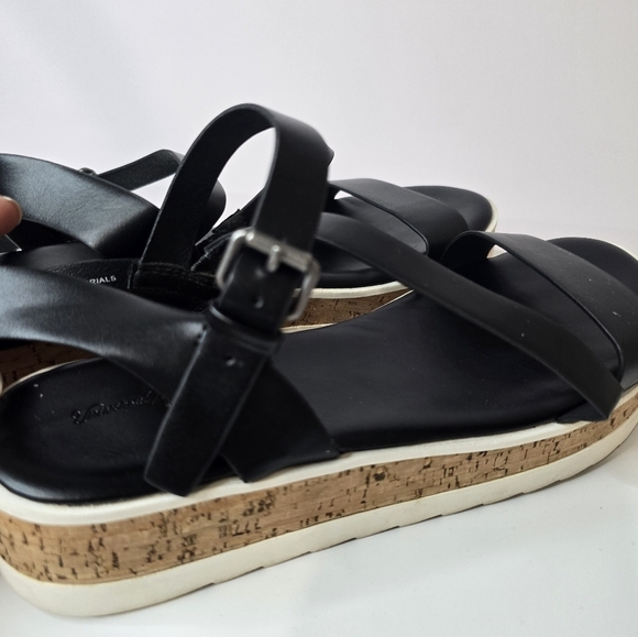 ⭐️40% Off⭐️ Universal Thread Gia Platform Sandals - Picture 5 of 9